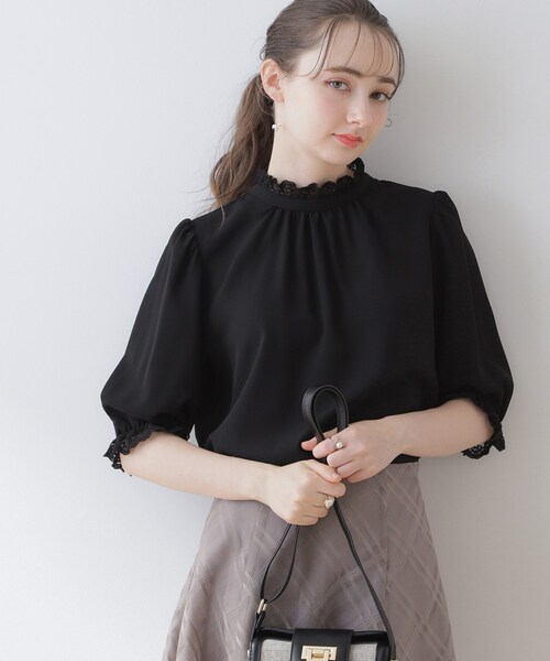 couture brooch（クチュールブローチ）の「◆【上品華やか／二の腕カバー】5分袖エンブロレースブラウス（シャツ/ブラウス・レディース・アイボリー/ブラック/ライトグレー・34/36/38/40/42）」の3枚目の写真