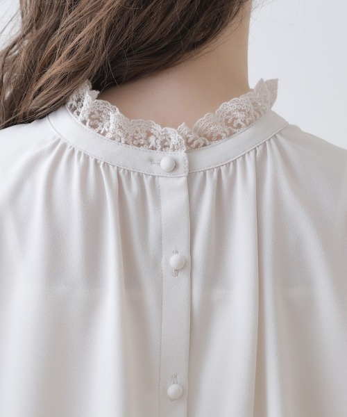 couture brooch（クチュールブローチ）の「◆【上品華やか／二の腕カバー】5分袖エンブロレースブラウス（シャツ/ブラウス・レディース・アイボリー/ブラック/ライトグレー・34/36/38/40/42）」の8枚目の写真