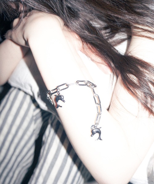 igi(イジ)の「CHARM BRACELET( IRUKA ) / チャームブレスレット イルカ(ブレスレット・レディース・シルバー・FREE)」の10枚目の写真