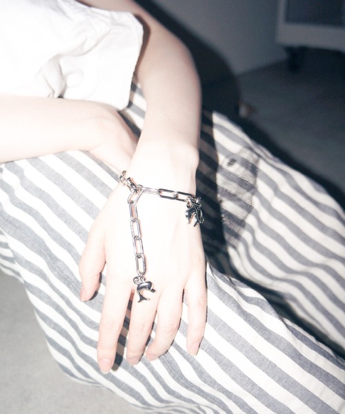igi(イジ)の「CHARM BRACELET( IRUKA ) / チャームブレスレット イルカ(ブレスレット・レディース・シルバー・FREE)」の14枚目の写真