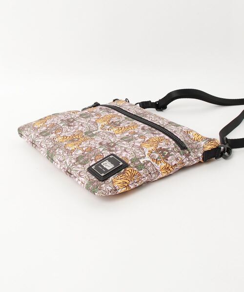 Onitsuka Tiger（オニツカタイガー）の「PRINTED SACOCHE