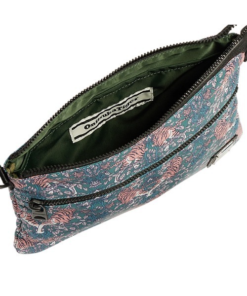 Onitsuka Tiger(オニツカタイガー)の「PRINTED SACOCHE / プリンティッドサコッシュ(ショルダーバッグ・レディース・カーキ/ブラック/ベージュ・OS)」の15枚目の写真