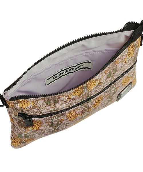 Onitsuka Tiger(オニツカタイガー)の「PRINTED SACOCHE / プリンティッドサコッシュ(ショルダーバッグ・レディース・カーキ/ブラック/ベージュ・OS)」の11枚目の写真