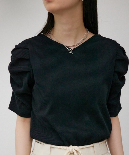 AZUL by moussy(アズールバイマウジー)の「2WAYギャザースリーブリブトップス(Tシャツ/カットソー・レディース・ライトグレー/アイボリー/ブラック・SMALL/MEDIUM)」の2枚目の写真