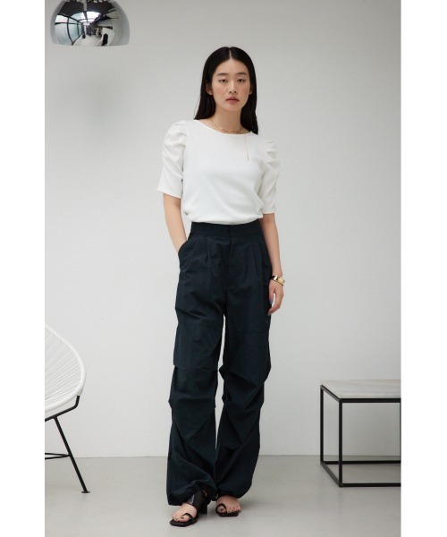 AZUL by moussy(アズールバイマウジー)の「2WAYギャザースリーブリブトップス(Tシャツ/カットソー・レディース・ライトグレー/アイボリー/ブラック・SMALL/MEDIUM)」の6枚目の写真