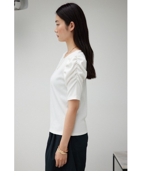 AZUL by moussy(アズールバイマウジー)の「2WAYギャザースリーブリブトップス(Tシャツ/カットソー・レディース・ライトグレー/アイボリー/ブラック・SMALL/MEDIUM)」の8枚目の写真