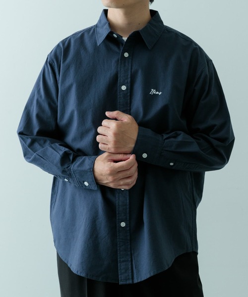 ITEMS URBANRESEARCH(アイテムズ アーバンリサーチ)の「ワンポイント刺繍OXレギュラーカラーシャツ(シャツ/ブラウス・メンズ・ホワイト/ライトグレー/ネイビー・MEDIUM/LARGE)」の3枚目の写真