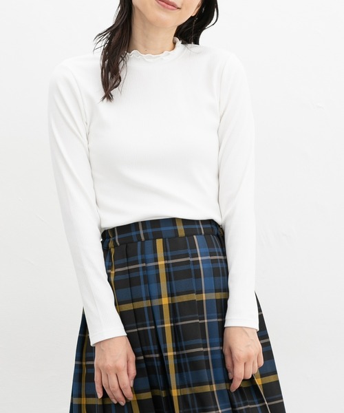 Honeys(ハニーズ)の「フリルハイネックT(Tシャツ/カットソー・レディース・ベージュ/ピンク/グリーン/オフホワイト/ブルー/ブラック/スミクロ/ブルーグレー/ダークブルー・S/M/L/LL)」の2枚目の写真