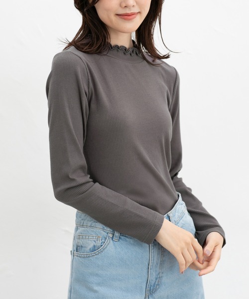 Honeys(ハニーズ)の「フリルハイネックT(Tシャツ/カットソー・レディース・ベージュ/ピンク/グリーン/オフホワイト/ブルー/ブラック/スミクロ/ブルーグレー/ダークブルー・S/M/L/LL)」の4枚目の写真