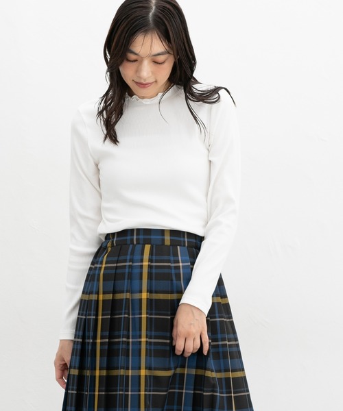 Honeys(ハニーズ)の「フリルハイネックT(Tシャツ/カットソー・レディース・ベージュ/ピンク/グリーン/オフホワイト/ブルー/ブラック/スミクロ/ブルーグレー/ダークブルー・S/M/L/LL)」の12枚目の写真