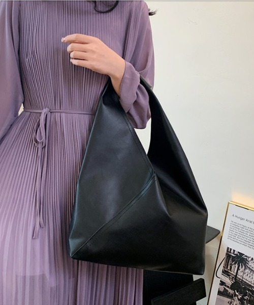 Per sist ence(パーシエンス)の「フェイクレザートライアングルトートバッグ(トートバッグ・レディース・ブラック/シルバー/ゴールド/ホワイト・FREE)」の17枚目の写真