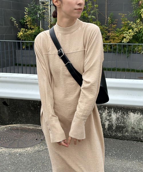 select MOCA（セレクトモカ）の「ピーチスキンプチハイネックワンピース（ワンピース・レディース・チャコール/ベージュ/アイボリー・FREE）」の21枚目の写真