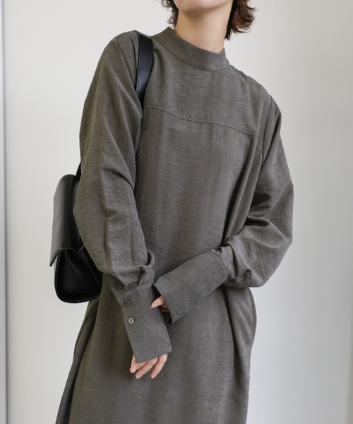 select MOCA（セレクトモカ）の「ピーチスキンプチハイネックワンピース（ワンピース・レディース・チャコール/ベージュ/アイボリー・FREE）」の5枚目の写真