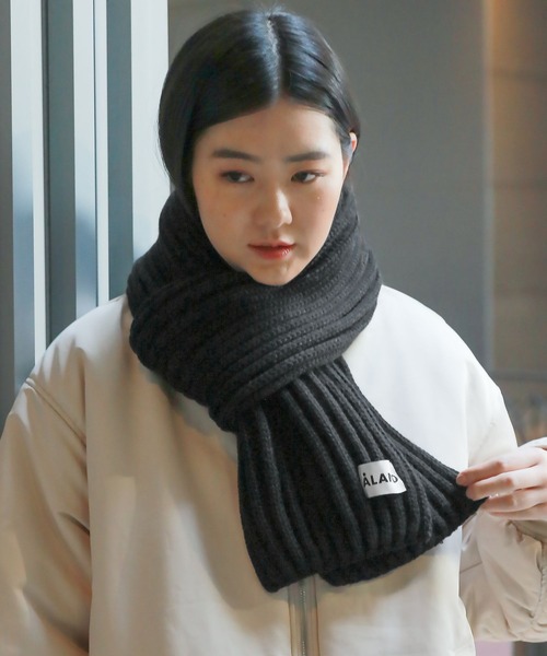 ALAND(エーランド)の「【UNISEX】ALAND/ニットリブマフラ-(マフラー・レディース・ブルー/ブラック/ホワイト・FREE)」の7枚目の写真