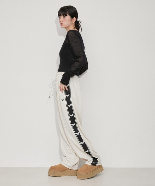 UGG（アグ）の「【WEB限定】【UGG(アグ)】Classic Mini Dipper（ブーツ・レディース・ブラック/キャメル・25/24/23）」の7枚目の写真