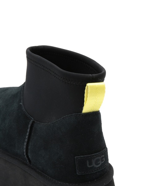 UGG（アグ）の「【WEB限定】【UGG(アグ)】Classic Mini Dipper（ブーツ・レディース・ブラック/キャメル・25/24/23）」の19枚目の写真
