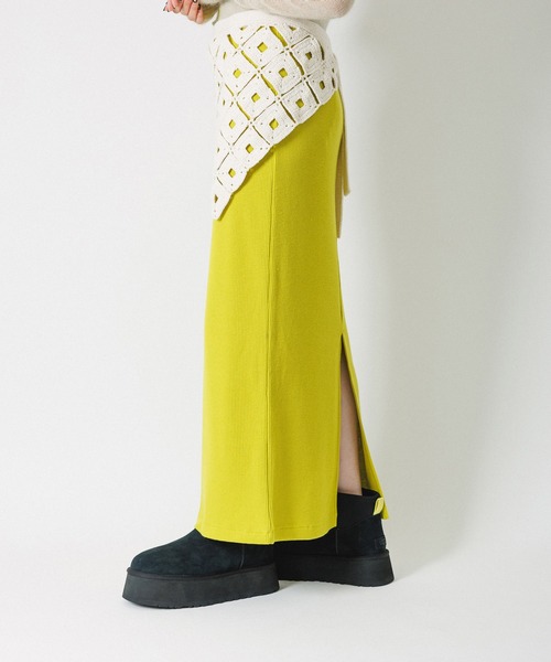 UGG（アグ）の「【WEB限定】【UGG(アグ)】Classic Mini Dipper（ブーツ・レディース・ブラック/キャメル・25/24/23）」の22枚目の写真