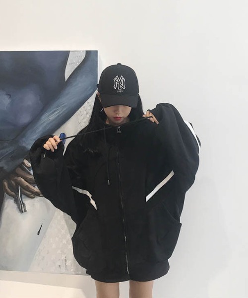 B'day / ビーデー 】BIGシルエットスタンドZIPライン入り