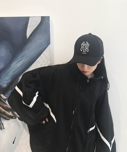 ビアズリー　ドルマンスリーブ フリル　ジップアップ　ジャケット　黒　ブラック B'day / ビーデー 】BIGシルエットスタンドZIPライン入り