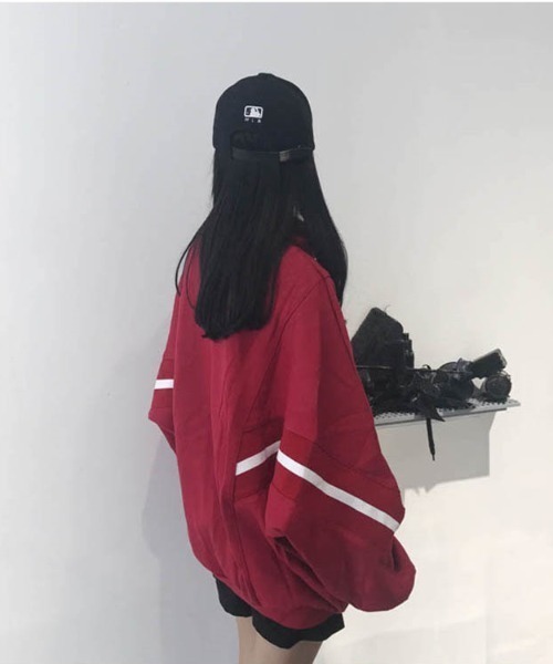 B'day(ビーデイ)の「【 B'day / ビーデー 】BIGシルエットスタンドZIPライン入りドルマンスリーブジャケット(ブルゾン・レディース・レッド/ブラック・LARGE/MEDIUM)」の11枚目の写真