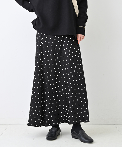 SLOBE IENA(スローブイエナ)の「《一部WEB限定カラーあり》ピーチサテンマーメイドスカート(スカート・レディース・チャコールグレー/ピンク/アイボリー/ブラック系その他・38/36)」の10枚目の写真