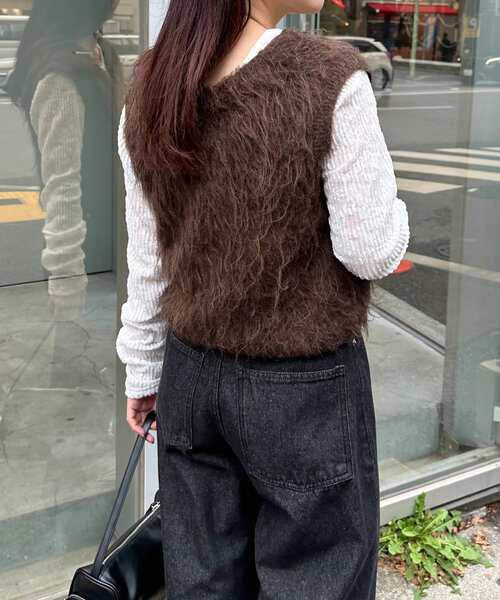 Kastane（カスタネ）の「*【2WAY/リバーシブル】シャギーニットショートベスト（ベスト・レディース・ライトグレー/ブラウン/ライム・FREE）」の6枚目の写真