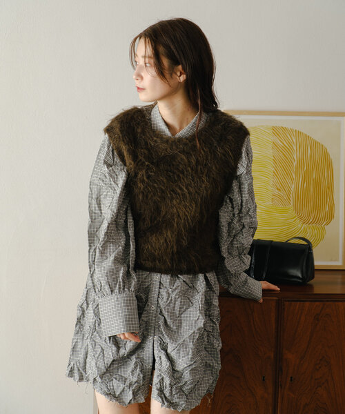 Kastane（カスタネ）の「*【2WAY/リバーシブル】シャギーニットショートベスト（ベスト・レディース・ライトグレー/ブラウン/ライム・FREE）」の12枚目の写真