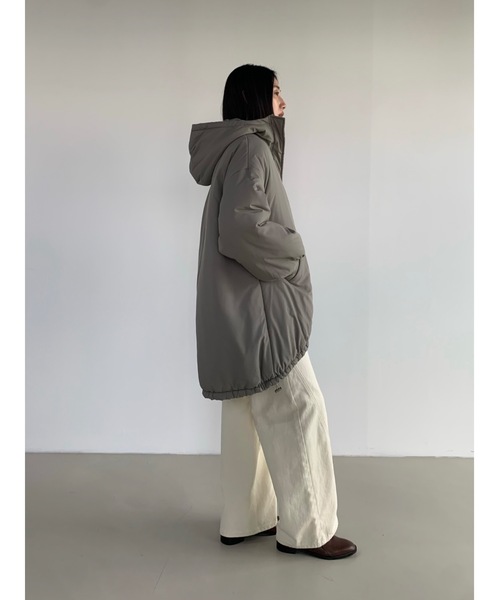 Didot.showroom(ディドット ショールーム)の「ミドル丈(コート丈)中綿フードダウン(ダウンジャケット/コート・レディース・ブラック/カーキ/オフホワイト・FREE)」の13枚目の写真