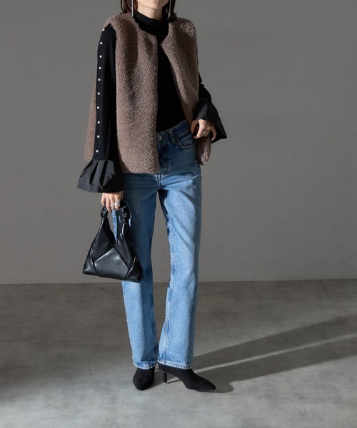 each（イーチ）の「スリーブパールラインフレアカフプルオーバー（Tシャツ/カットソー・レディース・ベージュ/グレー/ブラック・FREE）」の12枚目の写真