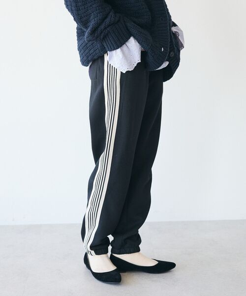 CRAFT STANDARD BOUTIQUE（クラフトスタンダードブティック）の「【ユニセックス】裏起毛トラックパンツ（スウェットパンツ・レディース・杢グレー/チャコールグレー/ホワイト/ブラック・M/L/XL）」の3枚目の写真