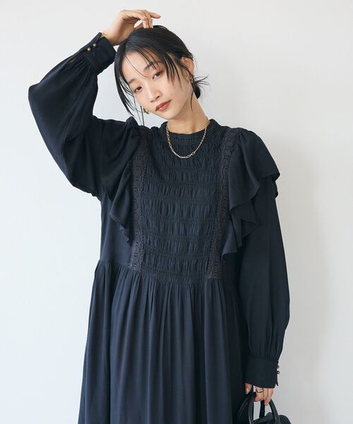 CRAFT STANDARD BOUTIQUE（クラフトスタンダードブティック）の「シャーリング袖フリルワンピース（ワンピース・レディース・レッド系その他2/ブラック/イエロー系その他・FREE）」の2枚目の写真