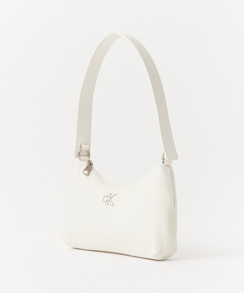 Calvin Klein(カルバン・クライン)の「Calvin Klein/カルバンクライン SLEEK SHOULDER BAG ショルダーバック(ショルダーバッグ・レディース・ブラック/ホワイト/グレー・FREE)」の4枚目の写真