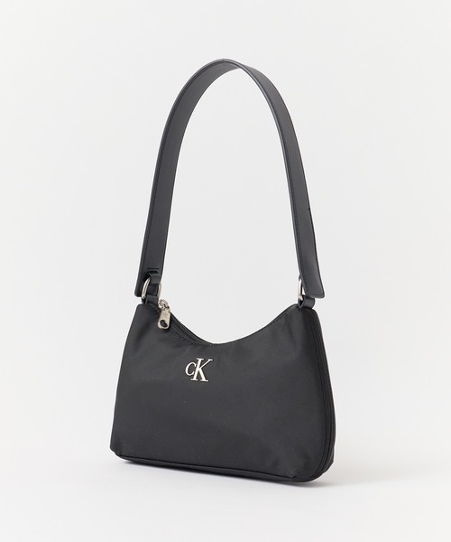 Calvin Klein(カルバン・クライン)の「Calvin Klein/カルバンクライン SLEEK SHOULDER BAG ショルダーバック(ショルダーバッグ・レディース・ブラック/ホワイト/グレー・FREE)」の5枚目の写真