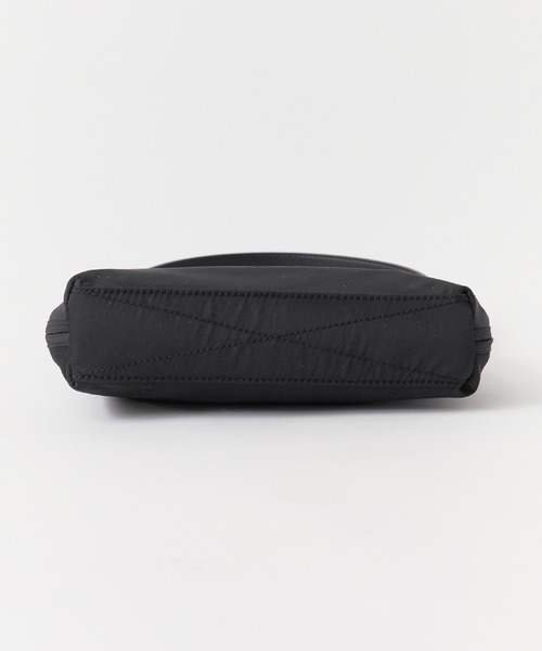 Calvin Klein(カルバン・クライン)の「Calvin Klein/カルバンクライン SLEEK SHOULDER BAG ショルダーバック(ショルダーバッグ・レディース・ブラック/ホワイト/グレー・FREE)」の19枚目の写真