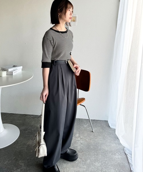 classicalelf(クラシカルエルフ)の「大人可愛いの新定番。袖リンガーボートネック胸刺繍ボーダーTシャツ(半袖)(Tシャツ/カットソー・レディース・ネイビー系/グレイッシュベージュ/ブラック×ベージュ/ベージュ系その他/グリーン系その他・X-LARGE/MEDIUM/LARGE/SMALL)」の14枚目の写真