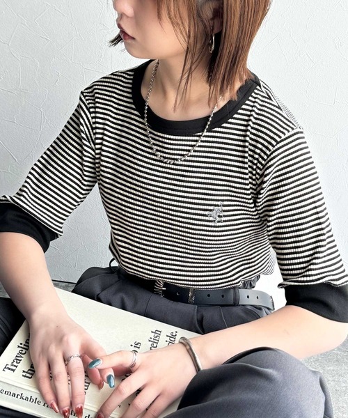 classicalelf(クラシカルエルフ)の「大人可愛いの新定番。袖リンガーボートネック胸刺繍ボーダーTシャツ(半袖)(Tシャツ/カットソー・レディース・ネイビー系/グレイッシュベージュ/ブラック×ベージュ/ベージュ系その他/グリーン系その他・X-LARGE/MEDIUM/LARGE/SMALL)」の11枚目の写真