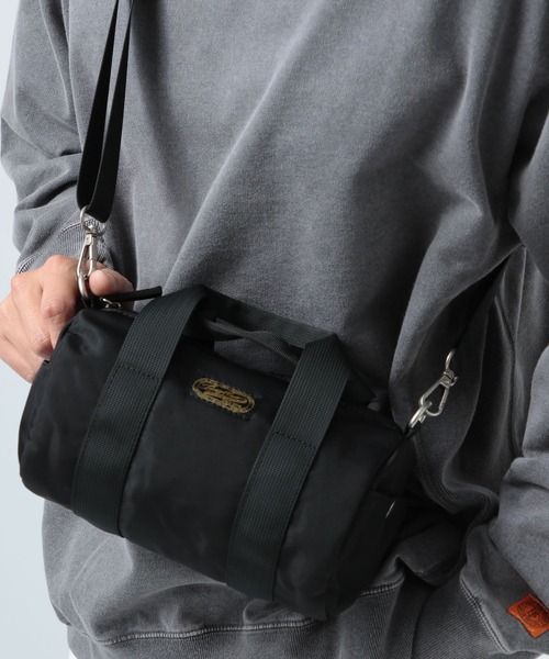 BAYFLOW（ベイフロー）の「ミニバレルバッグ（ショルダーバッグ・メンズ・ブラック/レッド/グリーン・FREE）」の2枚目の写真