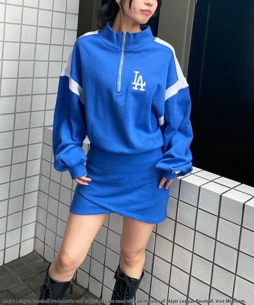 BACK TO THE FIELD(バック トゥー ザ フィールド)の「【MLB】配色ドルマンハーフZIPワンピース(ワンピース・レディース・ライトグレー/ブラック/ブルー・FREE)」の17枚目の写真