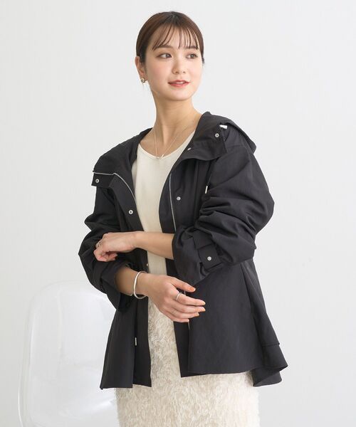 earth music&ecology(アースミュージックアンドエコロジー)の「ドロストペプラムマウンテンパーカー(マウンテンパーカー・レディース・アイボリー/グレイッシュベージュ/ブラック・FREE)」の4枚目の写真