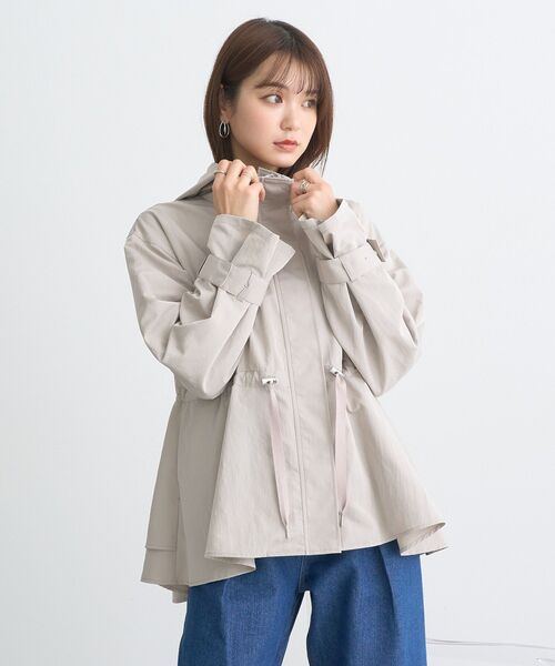 earth music&ecology(アースミュージックアンドエコロジー)の「ドロストペプラムマウンテンパーカー(マウンテンパーカー・レディース・アイボリー/グレイッシュベージュ/ブラック・FREE)」の10枚目の写真