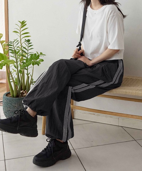 CHAN ME（チャンミ）の「サイドライン2WAYナイロンパンツ（その他パンツ・レディース・ブルーグレー/ブラック・SHORT/LONG/REGULAR）」の8枚目の写真