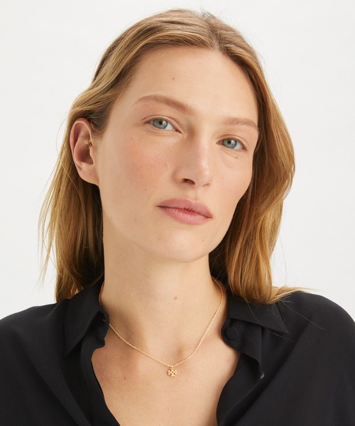 TORY BURCH（トリーバーチ）の「アイコン ペンダント ネックレス（ネックレス・レディース・ゴールド・ONE SIZE）」の3枚目の写真