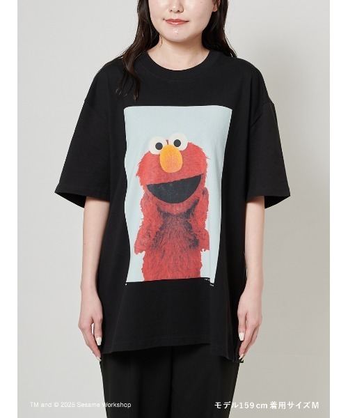 SESAME STREET（セサミストリート）の「【UNISEX】フォトアートTシャツ（Tシャツ/カットソー・レディース・レッド/チャコールグレー/ブルー・SMALL/MEDIUM/LARGE）」の7枚目の写真