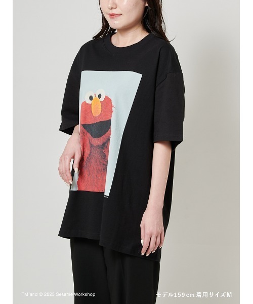 SESAME STREET（セサミストリート）の「【UNISEX】フォトアートTシャツ（Tシャツ/カットソー・レディース・レッド/チャコールグレー/ブルー・SMALL/MEDIUM/LARGE）」の9枚目の写真