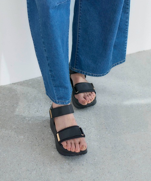 noyau(ノヤウ)の「厚底サテンベルクロスポーツサンダル(サンダル・レディース・ブラック/シルバー/ベージュ・S/M/L/LL)」の11枚目の写真