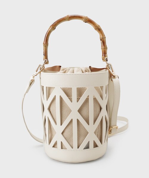OPAQUE.CLIP(オペークドットクリップ)の「【2WAY】バンブーハンドルデザインショルダーバッグ(ハンドバッグ・レディース・アイボリー/ブラック・00)」の14枚目の写真