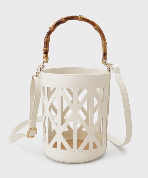 OPAQUE.CLIP(オペークドットクリップ)の「【2WAY】バンブーハンドルデザインショルダーバッグ(ハンドバッグ・レディース・アイボリー/ブラック・00)」の15枚目の写真