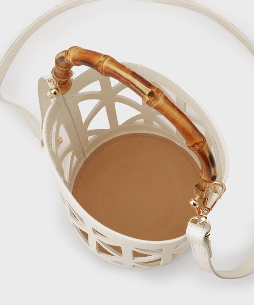 OPAQUE.CLIP(オペークドットクリップ)の「【2WAY】バンブーハンドルデザインショルダーバッグ(ハンドバッグ・レディース・アイボリー/ブラック・00)」の20枚目の写真