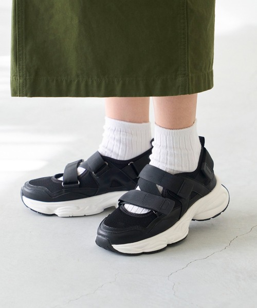 welleg(ウェレッグ)の「厚底 ストラップ スニーカーサンダル(スニーカー・レディース・ブラック/ベージュ・S/M/L/LL)」の19枚目の写真