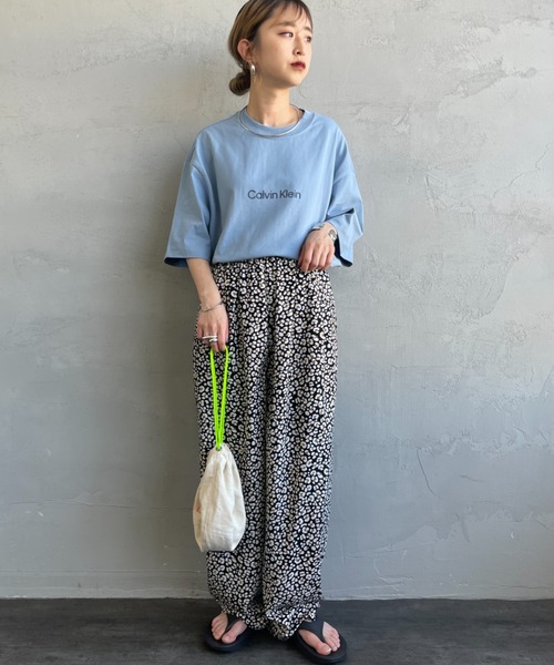 Calvin Klein（カルバン・クライン）の「[Calvin Klein/カルバンクライン] スタンダードロゴプリントTシャツ（Tシャツ/カットソー・レディース・ブルー/ブラック/ホワイト/ベージュ・S/M/L）」の19枚目の写真